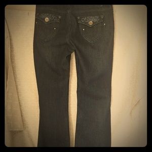 Outback Red. Dark wash Jeans